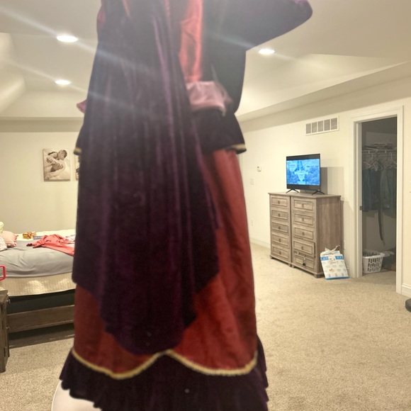 Pottery Barn - Hocus pocus Sarah 3 pc costume size 7-8 is in very good condition - Picture 10 of 11